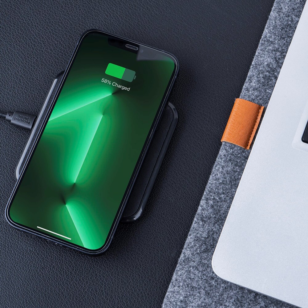 2259 | Xoopar Iné Wireless Fast Charger - Recycled Leather 15W