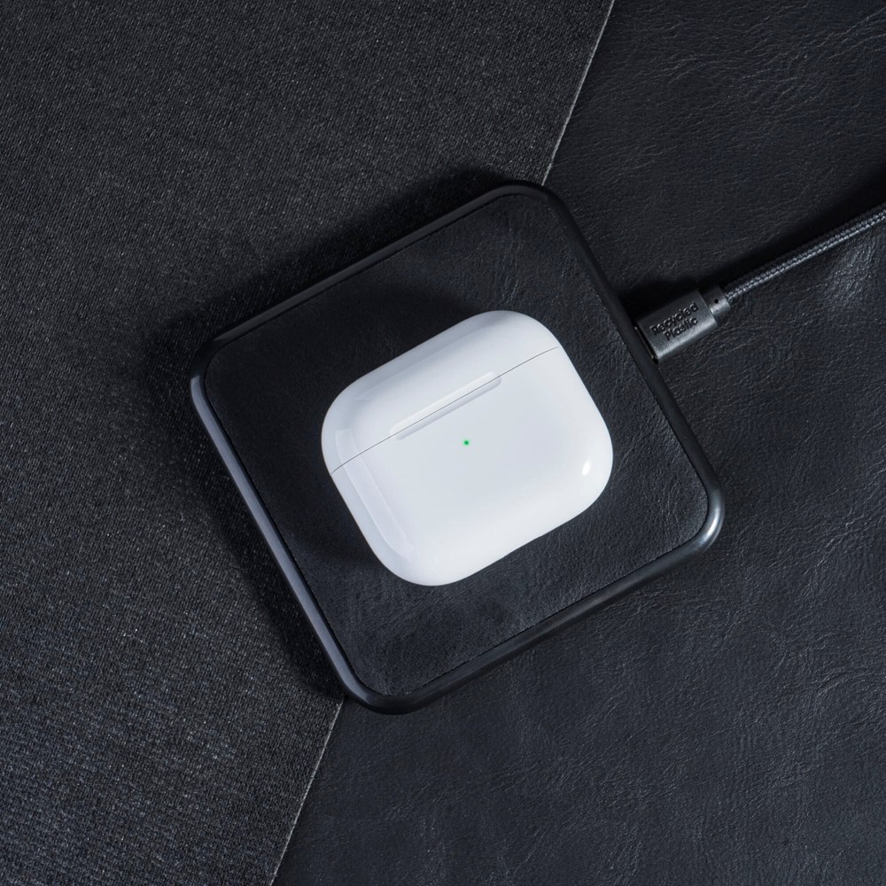 2259 | Xoopar Iné Wireless Fast Charger - Recycled Leather 15W